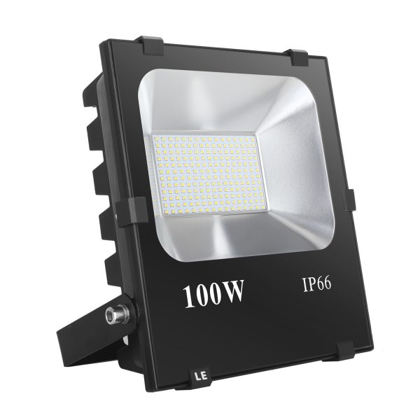 den-led-flood-light-100w-ip66-mat-kinh